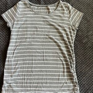 Bump start maternity shirt size medium.